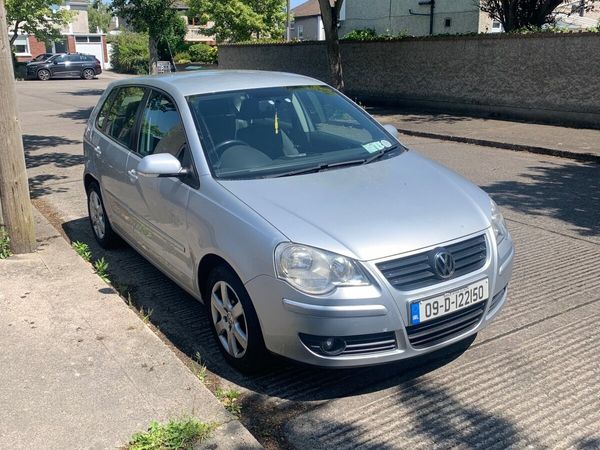 Volkswagen Polo Hatchback, Diesel, 2009, Silver