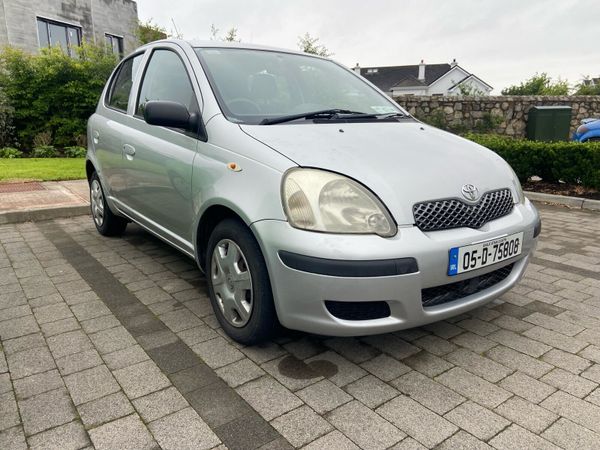 Toyota Yaris Hatchback, Petrol, 2005, Silver