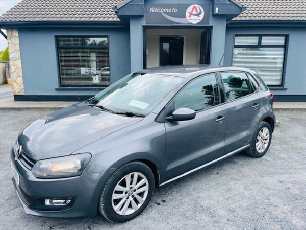 Volkswagen Polo Hatchback, Petrol, 2014, Grey