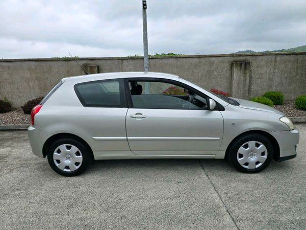 Toyota Corolla Hatchback, Petrol, 2005, Silver