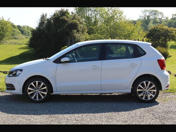 Volkswagen Polo Hatchback, Petrol, 2016, White