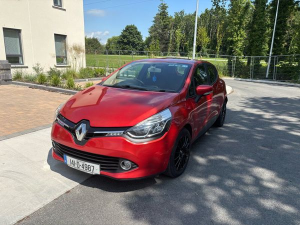 Renault Clio Hatchback, Petrol, 2014, Red