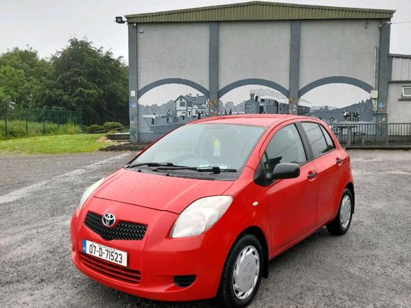 Toyota Yaris Hatchback, Petrol, 2007, Red