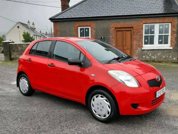 Toyota Yaris Hatchback, Petrol, 2007, Red
