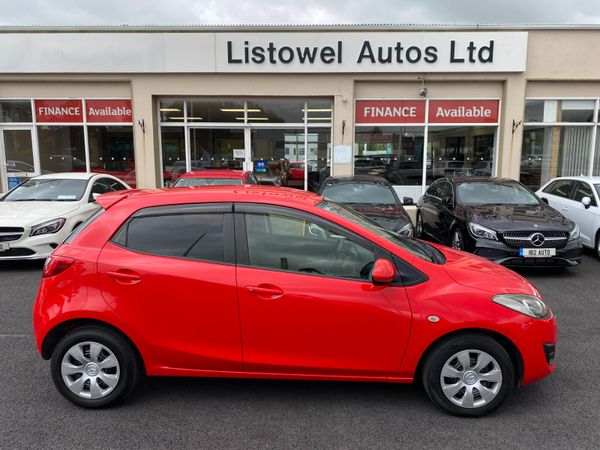 Mazda Mazda2 Hatchback, Petrol, 2014, Red