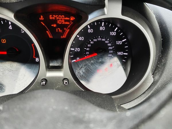Nissan Juke SUV, Petrol, 2015, Red