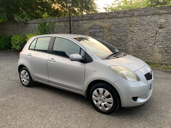Toyota Yaris Hatchback, Petrol, 2007, Silver