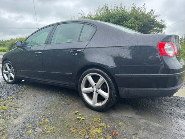 Volkswagen Passat Saloon, Diesel, 2009, Black