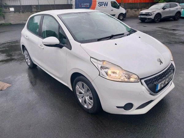 Peugeot 208 Hatchback, Petrol, 2012, White