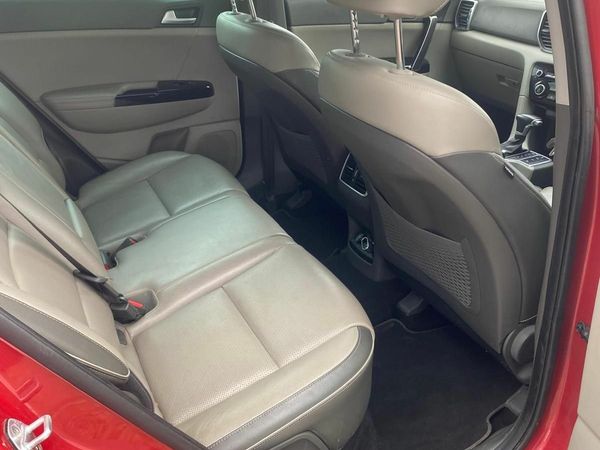 Kia Sportage SUV, Diesel, 2017, Red