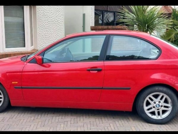 BMW 3-Series Hatchback, Petrol, 2003, Red
