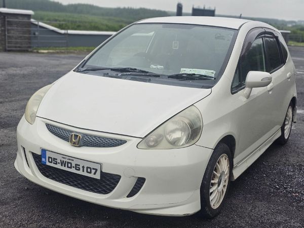 Honda Fit Hatchback, Petrol, 2005, White