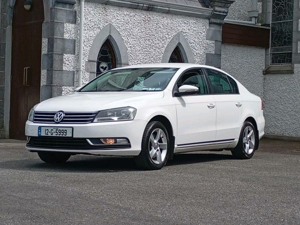 Volkswagen Passat Saloon, Diesel, 2012, White