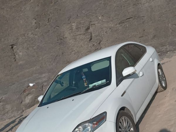 Ford Mondeo Hatchback, Diesel, 2013, White