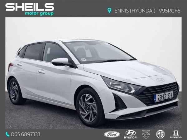 Hyundai i20 Hatchback, Petrol, 2025, White