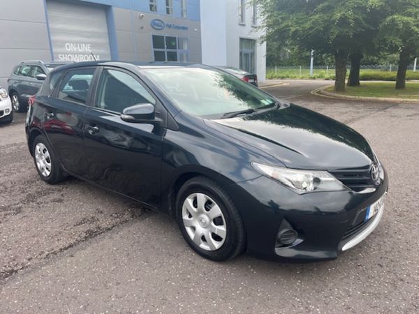Toyota Auris Hatchback, Diesel, 2014, Grey