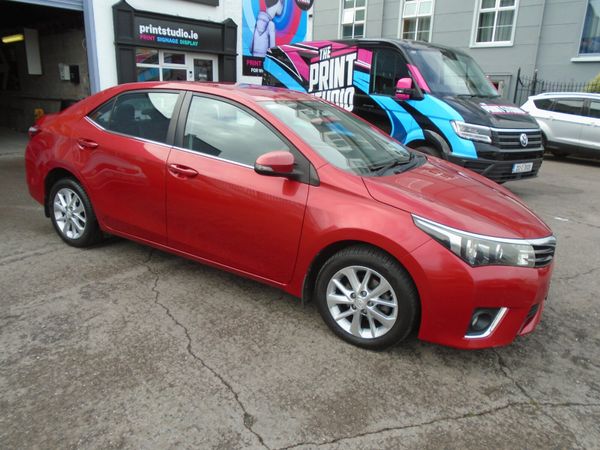 Toyota Corolla Saloon, Diesel, 2014, Red