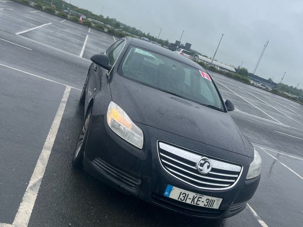 Vauxhall Insignia Hatchback, Diesel, 2013, Black