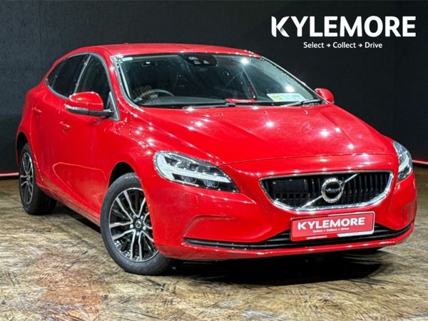Volvo V40 Hatchback, Petrol, 2018, Red