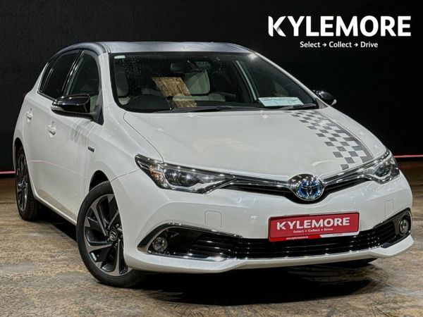 Toyota Auris Hatchback, Petrol, 2016, White