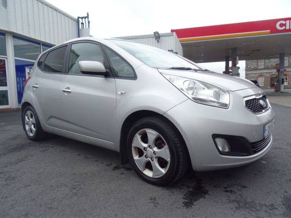 Kia Venga MPV, Diesel, 2013, Silver