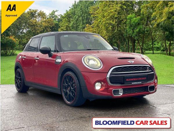 Mini Other Hatchback, Petrol, 2015, Red