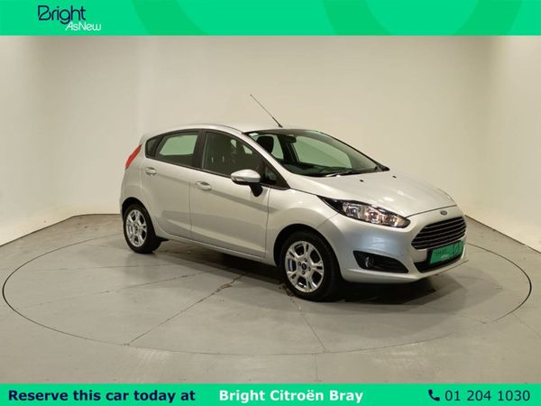 Ford Fiesta Hatchback, Petrol, 2016, Silver