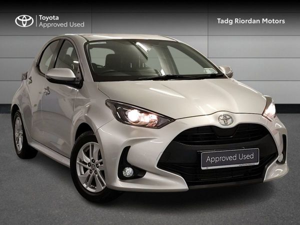 Toyota Yaris Hatchback, Petrol, 2021, Silver