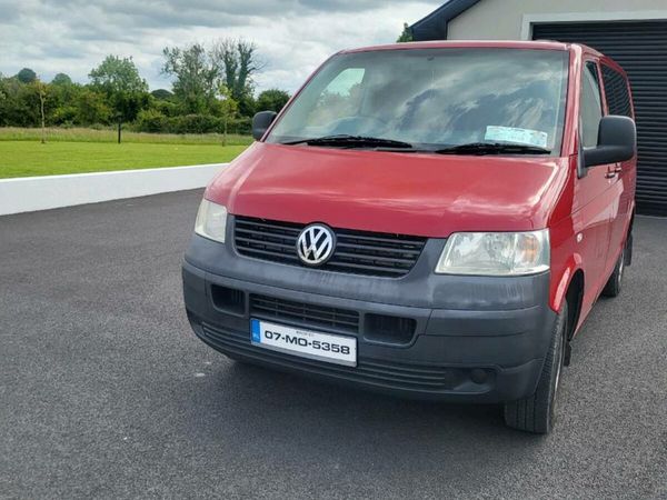 Volkswagen Shuttle Minibus, Diesel, 2007, Red
