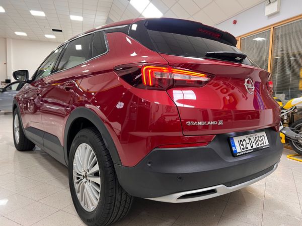 Opel Grandland X SUV, Diesel, 2019, Red