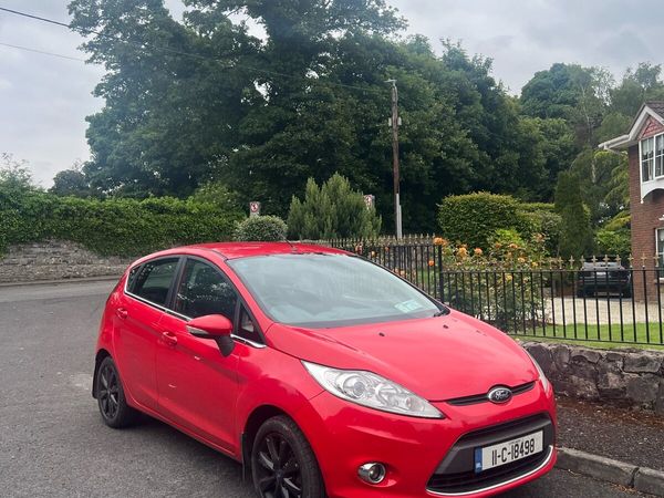 Ford Fiesta Hatchback, Petrol, 2011, Red