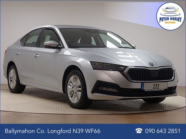 Skoda Octavia Hatchback, Diesel, 2022, Silver
