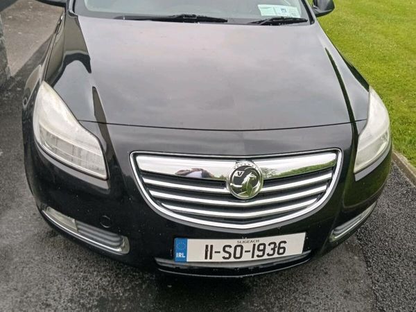 Vauxhall Insignia Hatchback, Diesel, 2011, Black