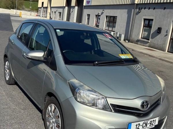 Toyota Yaris Hatchback, Petrol, 2012, Green