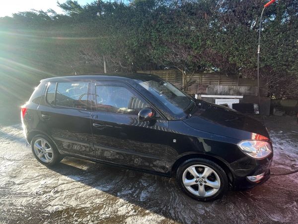 Skoda Fabia Hatchback, Petrol, 2011, Black