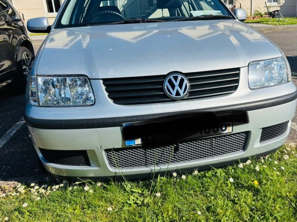 Volkswagen Polo Hatchback, Petrol, 2001, Silver