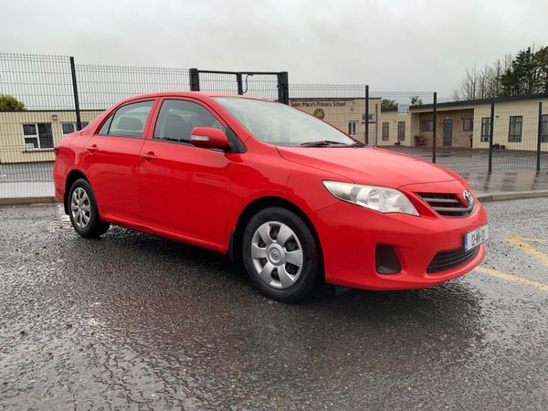 Toyota Corolla Saloon, Diesel, 2012, Red