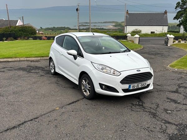Ford Fiesta Hatchback, Diesel, 2015, White