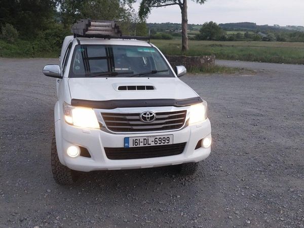 Toyota Hilux Pick Up, Diesel, 2016, White