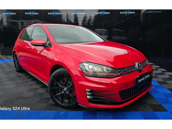 Volkswagen Golf Hatchback, Petrol, 2015, Red