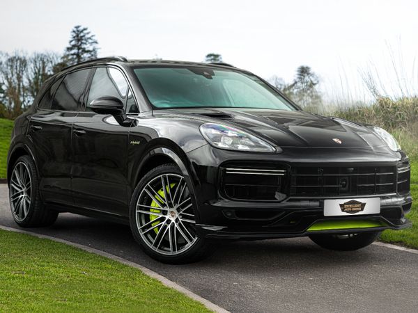 Porsche Cayenne SUV, Petrol Plug-in Hybrid, 2020, Black