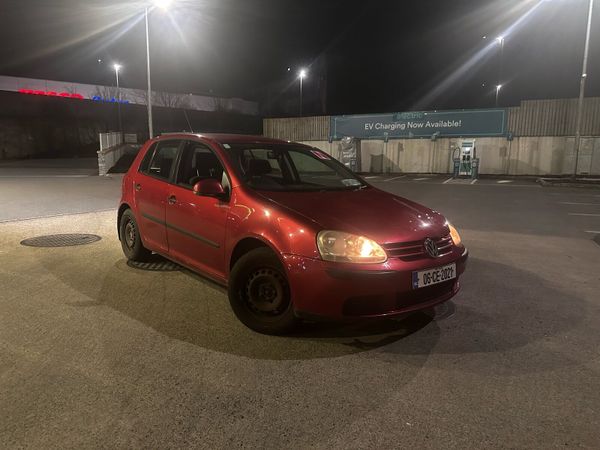 Volkswagen Golf Hatchback, Petrol, 2006, Red