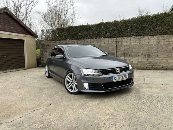 Volkswagen Jetta Saloon, Diesel, 2012, Grey