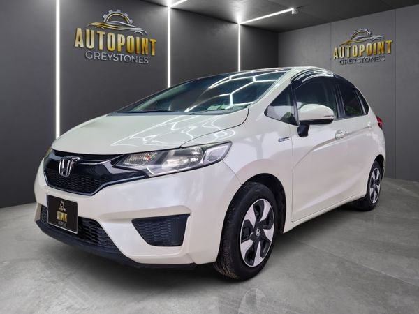 Honda Fit Hatchback, Petrol Hybrid, 2017, White