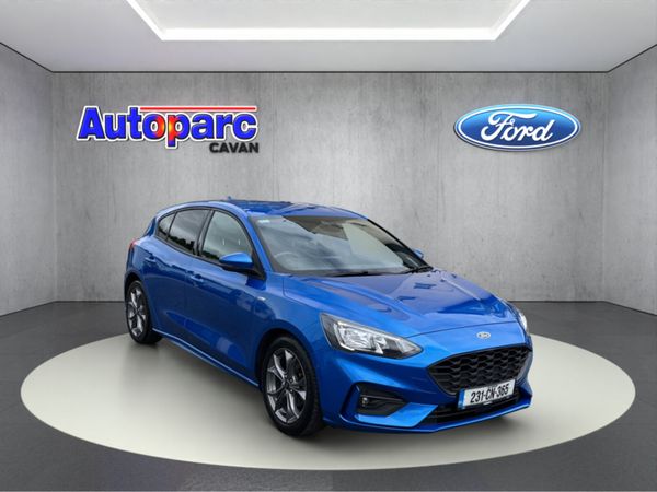 Ford Focus Hatchback, Petrol Hybrid, 2023, Blue