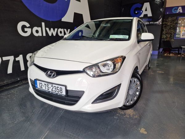 Hyundai i20 Hatchback, Petrol, 2012, White