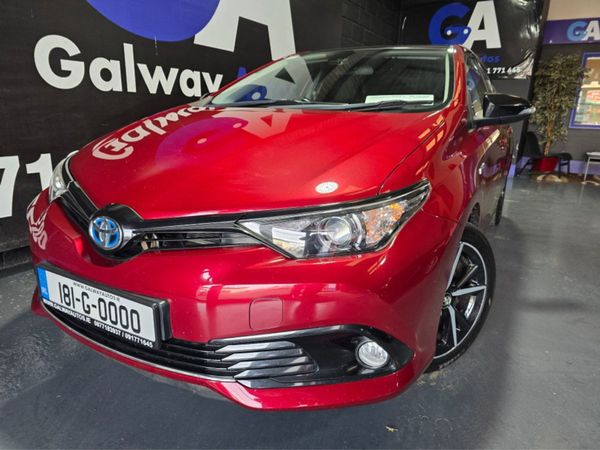 Toyota Auris Hatchback, Petrol Hybrid, 2018, Red