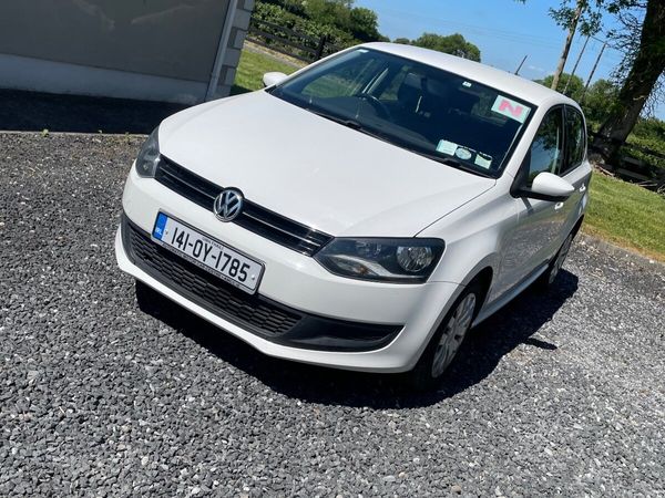 Volkswagen Polo Hatchback, Petrol, 2014, White