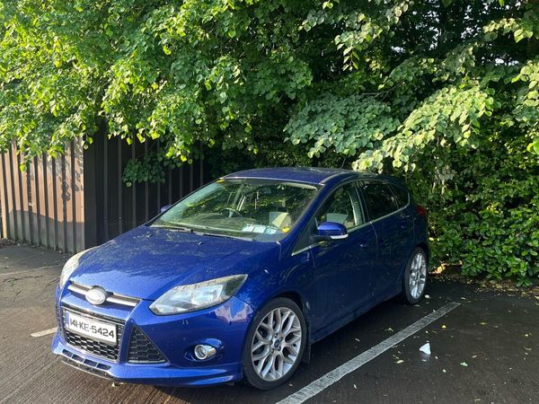 Ford Focus Hatchback, Petrol, 2014, Blue