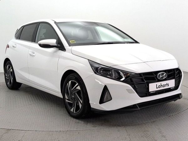 Hyundai i20 Hatchback, Petrol, 2022, White
